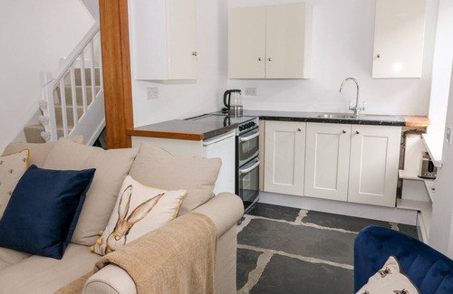 Sedbergh House | PINE COTTAGE, pet friendly, character holiday cottage in Sedbergh