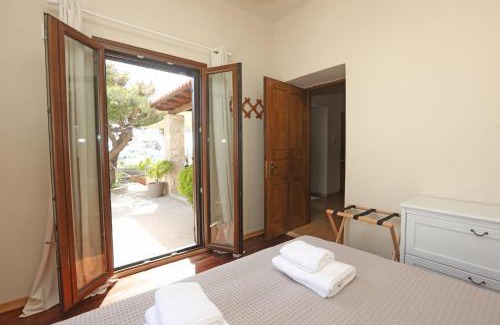 Mesaria House | Pine Cottage, Syros Island