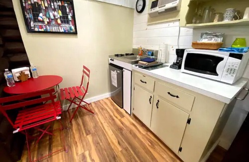 Lincolnville Cottage | Pine Grove Cottages : Cottage 6 - Studio Cottage - Pet Friendly