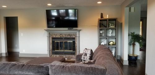 Gainesville House | Pine Haven Lake front home/w Dock