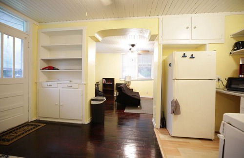 East Pensacola Heights House | Pineapple Paradise: EPH, Close to Downtown, Beach!