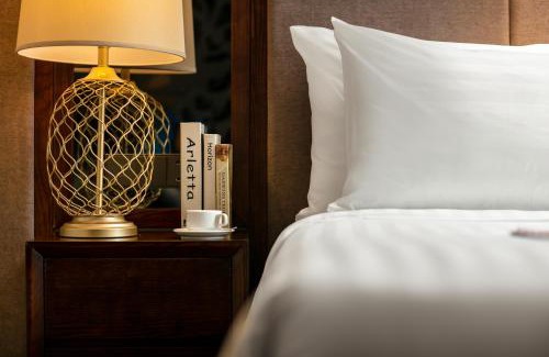 Dich Vong Hau Hotel | Ping Diamond Hotel Hanoi