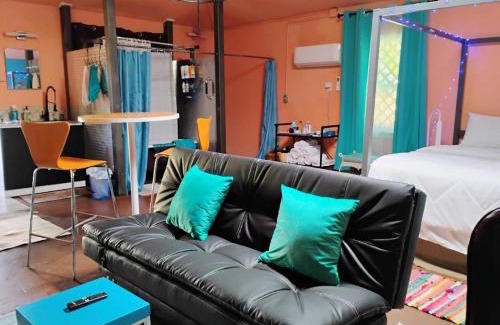 Merced House | Ping's Tiny Home self-check in & out private