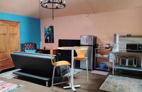 Merced House | Ping's Tiny Home self-check in & out private