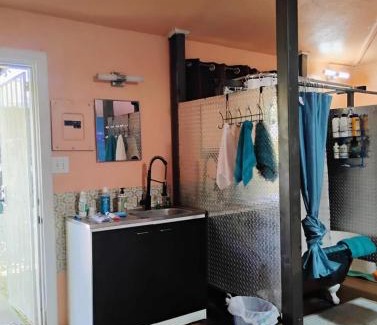 Merced House | Ping's Tiny Home self-check in & out private