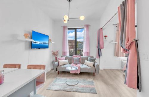 Elizabeth Apartment | Pink Heaven Indoor Pool, FREE Parking, Near NYC