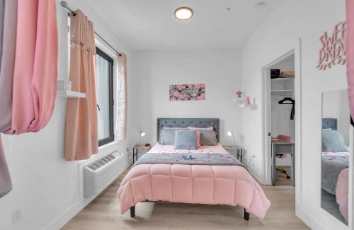 Elizabeth Apartment | Pink Heaven Indoor Pool, FREE Parking, Near NYC