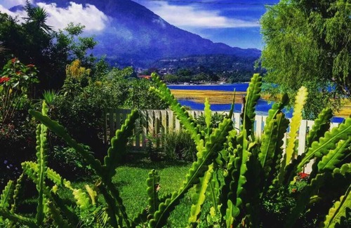 San Lucas Toliman Ski Chalet | Pink house on the lake