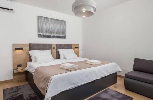 Lopar House | Pinnidae by Interhome