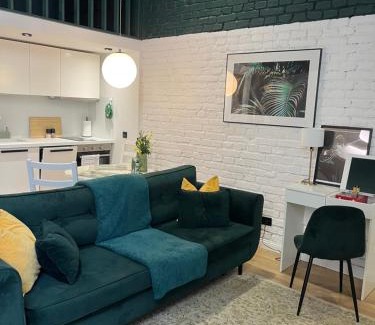 Srodmiescie Apartment | Piotrkowska 37 -MINI LOFT- Green Leaf