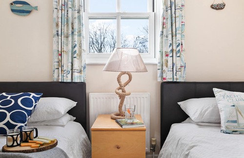 Malborough House | Pippin Cottage - Character Cottage with the spirit of the sea