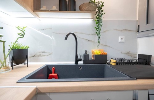 Peiraiki Apartment | Piraeus Cozy Apartment for 4 Persons