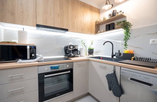 Peiraiki Apartment | Piraeus Cozy Apartment for 4 Persons