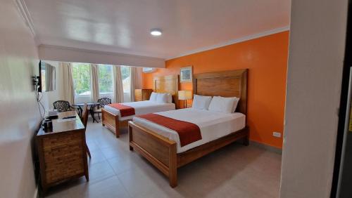 Marine Gardens Hotel | Pirate's Inn