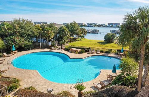 Fort Walton Beach Apartment | Pirates Bay B303