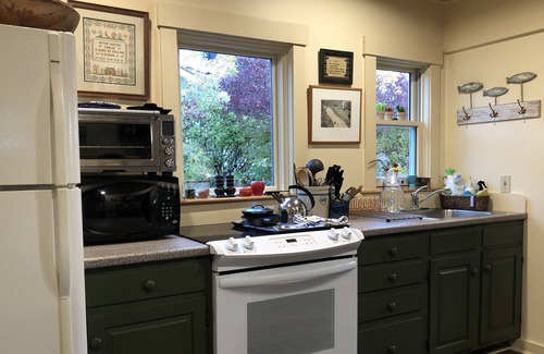 Westmore Cottage | Pisgah Cottage perched on the waters edge of Lake Willoughby