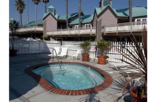 Downtown Resort | Pismo Beach Getaway Sleeps 4