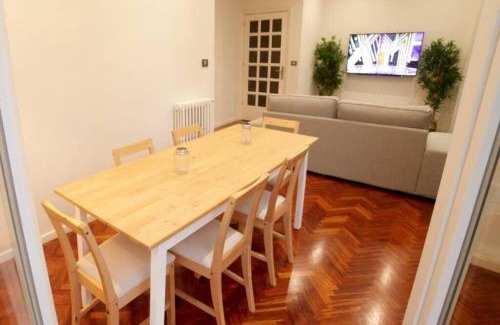 Vigo Apartment | Piso lujo en Gran Vía con garaje