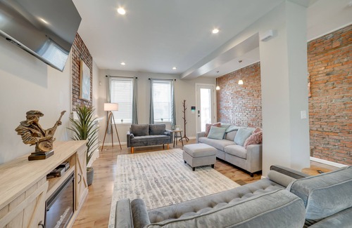 Oakland House | Pittsburgh Townhome: 1 Mi to Downtown