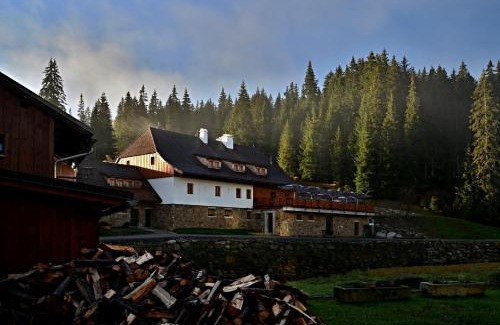 Modrava House | Pivovar Lyer