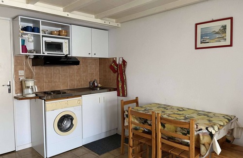Leucate Apartment | PL070 103 Mezzanine cabin house sleeps 6 PORT LEUCATE NATURISME