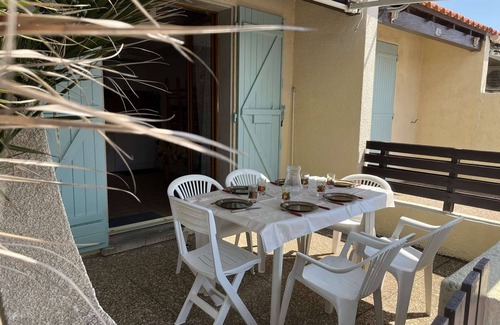 Leucate Apartment | PL070 103 Mezzanine cabin house sleeps 6 PORT LEUCATE NATURISME