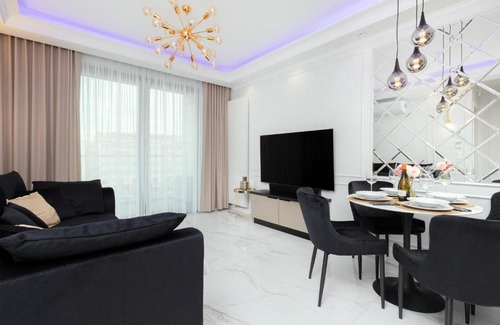 Srodmiescie Apartment | Plac Unii Apartment Gdynia Śródmieście by Renters Prestige