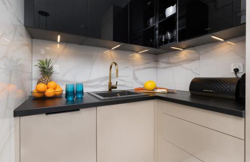 Srodmiescie Apartment | Plac Unii Apartment Gdynia Śródmieście by Renters Prestige