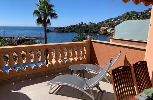 Theoule-sur-Mer Apartment | Plage de Miramar
