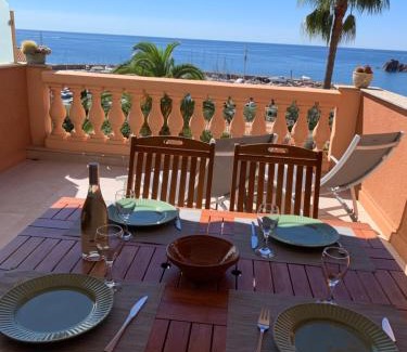 Theoule-sur-Mer Apartment | Plage de Miramar
