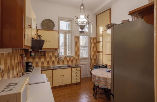 Plaka House | Plaka Vintage 3BR Apartment in Central Athens by JJ Hospitality