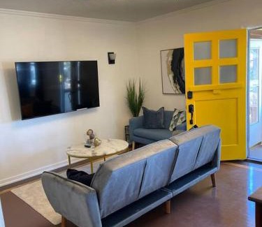 Belding Woods Apartment | PlanetView Delux Richmond XL- walk Best MexFood