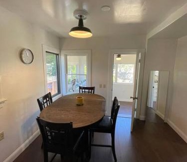 Belding Woods Apartment | PlanetView Delux Richmond XL- walk Best MexFood