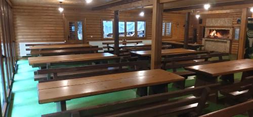 Ravna Gora Ski Chalet | Planinarski dom Ružica