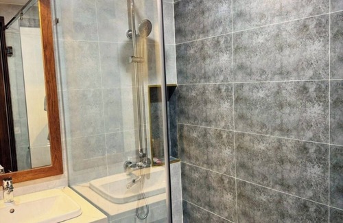 Hoi An Apartment | Play & Stay Family Apartments 2-bedroom apartment with AC in Phường Cẩm Nam
