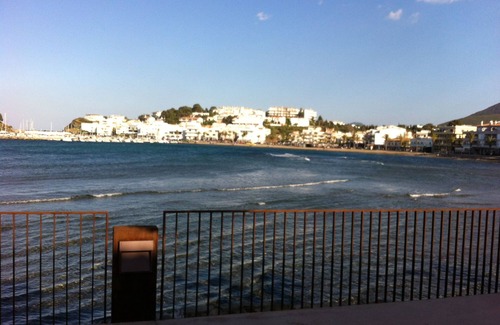 Llanca Apartment | Playa Grande to 50mts apartment with balcony/terrace Very bright all Furnished