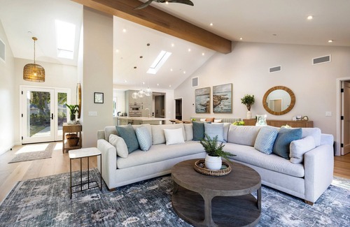 The Mesa House | Playa Vida-completely remodeled with A/C, Hot Tub - walk to everything and more