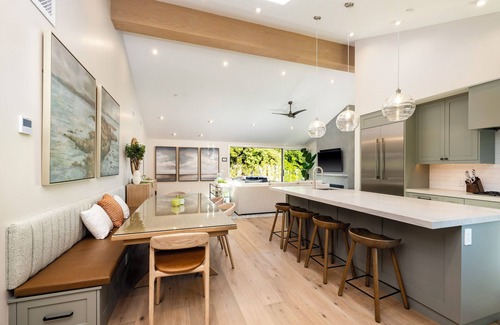 The Mesa House | Playa Vida-completely remodeled with A/C, Hot Tub - walk to everything and more