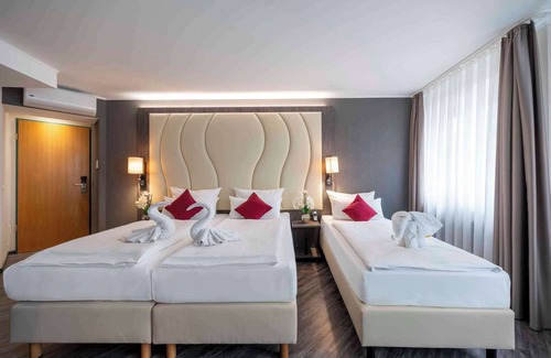 Ditzingen Hotel | PLAZA INN Blankenburg Ditzingen, Sure Hotel Collection