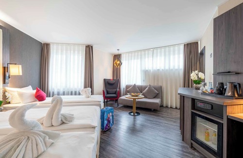 Ditzingen Hotel | PLAZA INN Blankenburg Ditzingen, Sure Hotel Collection