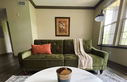 Ferndale Apartment | Pleasant 1BD/1BA w/Balcony + Gym - Little Rock