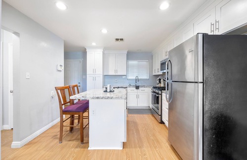 Parkway-South Sacramento House | Pleasant 3-bedroom house in central South Sacramento Location