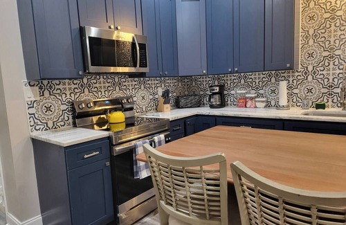 Mid-City House | Pleasant 5-bedroom house with AC in vibrant New Orleans