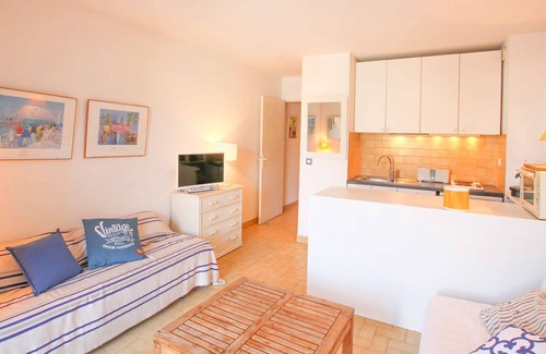 Port Grimaud Apartment | Pleasant flat located in ground garden with loggia