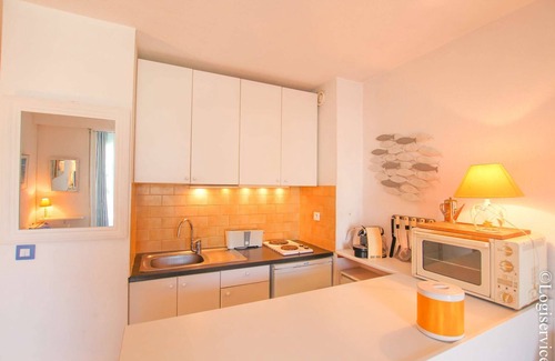 Port Grimaud Apartment | Pleasant flat located in ground garden with loggia