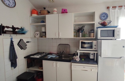 Lacanau-Ocean Cabin | Pleasant pavilion adjoining type 2 Mezzanine bordering forest with swimming pool