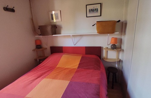 Lacanau-Ocean Cabin | Pleasant pavilion adjoining type 2 Mezzanine bordering forest with swimming pool