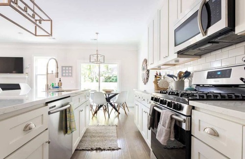 Scanlonville House | Pleasant Place: Newly Built with Pool: Close to downtown/beach
