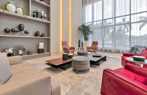 Doral Hotel | Pleasant Stay, Convenient Location! City View, Pet-friendly, Onsite Pool