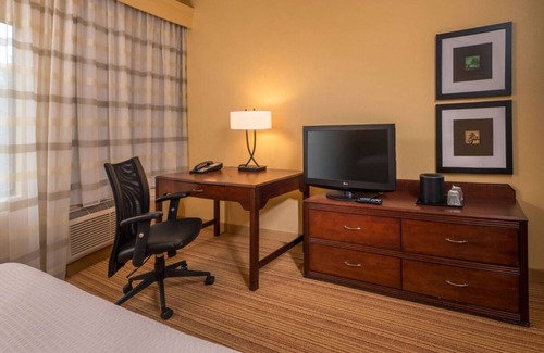 Durham House | Pleasant Stay, Convenient Location! 3 Pleasant Units, Free Parking, Onsite Pool